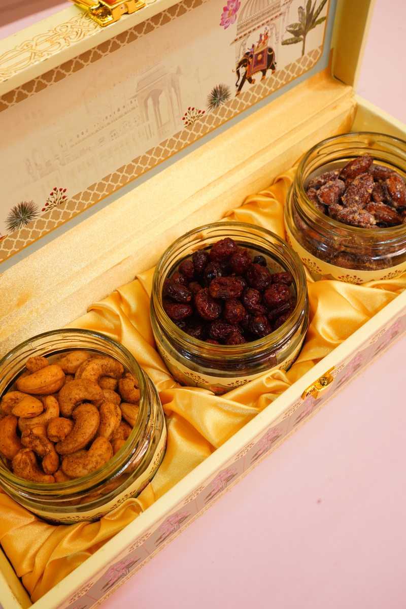 Dry fruit gift hamper